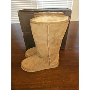 AUSLAND Classic Sheepskin Tall Snow Boots - Chestnut Womans US 4.5 New in box